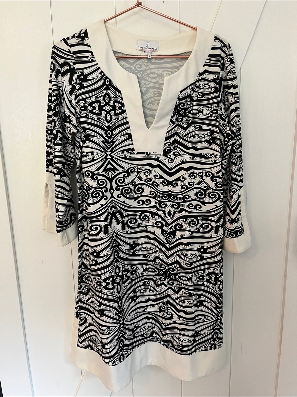 Jude Connally Black & Cream Geometric V-Neck Tunic Dress Sz M Flattering fit! 🖤🤍